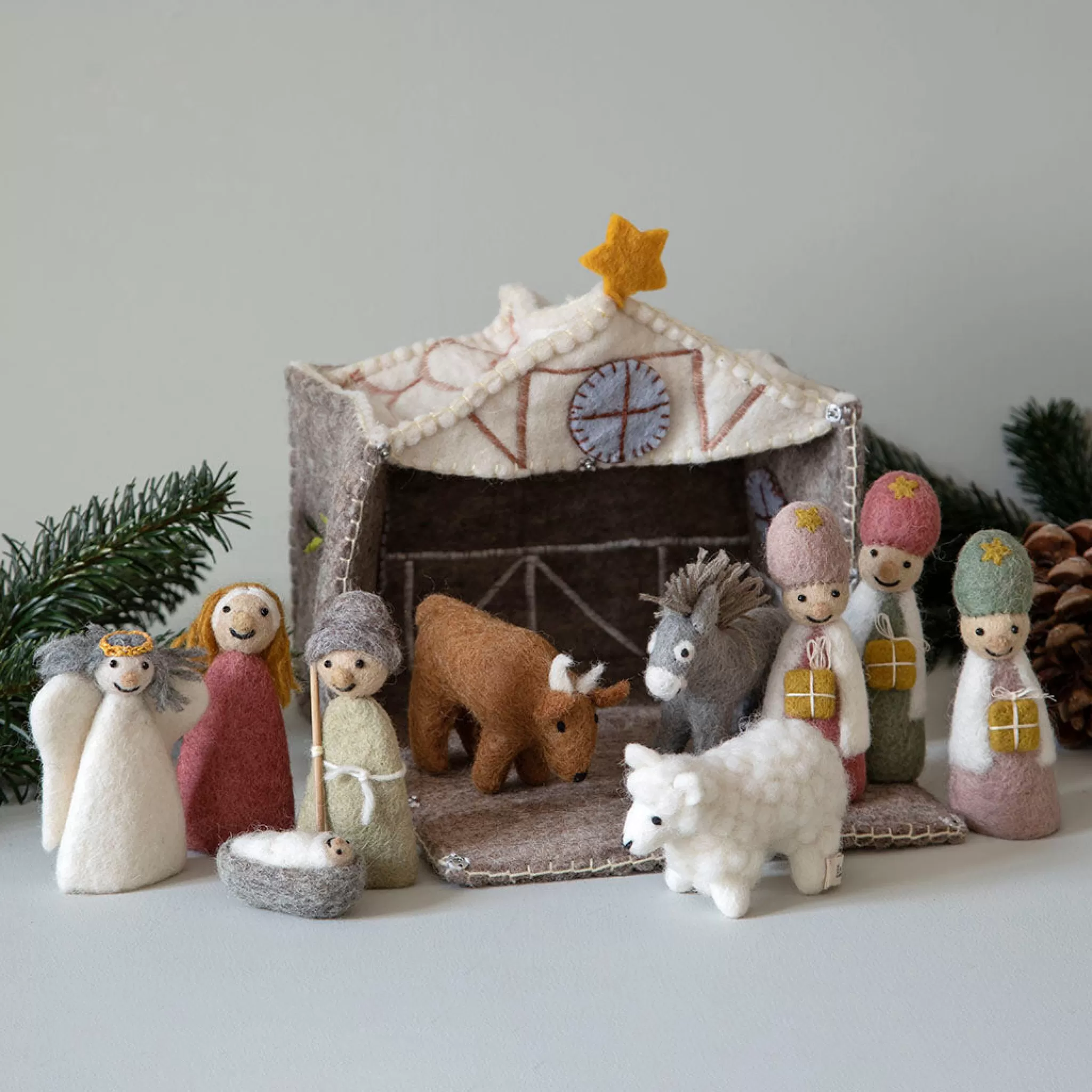 En Gry & Sif Christmas Figurines - Felt Nativity Set (11 Pieces)