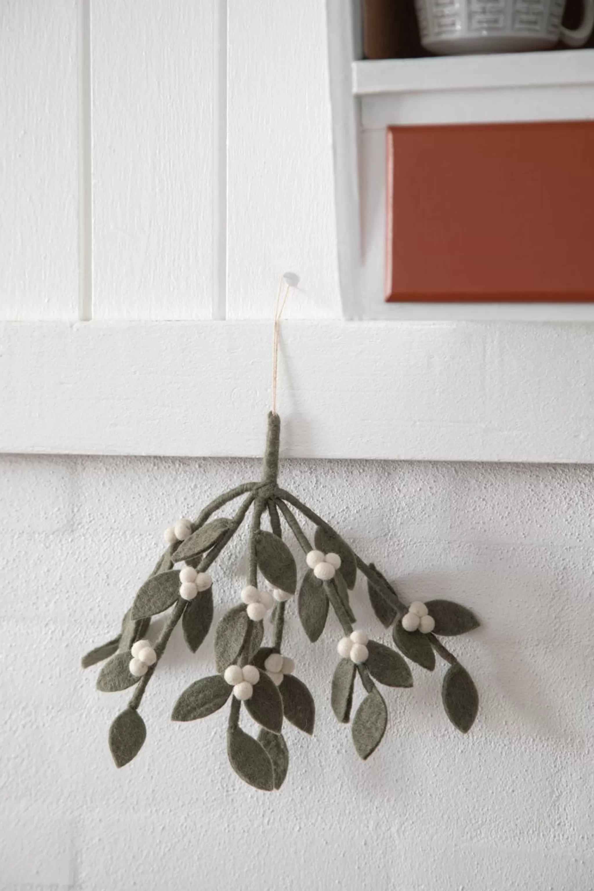 En Gry & Sif Felt Christmas Wreath - Mistletoe Branch