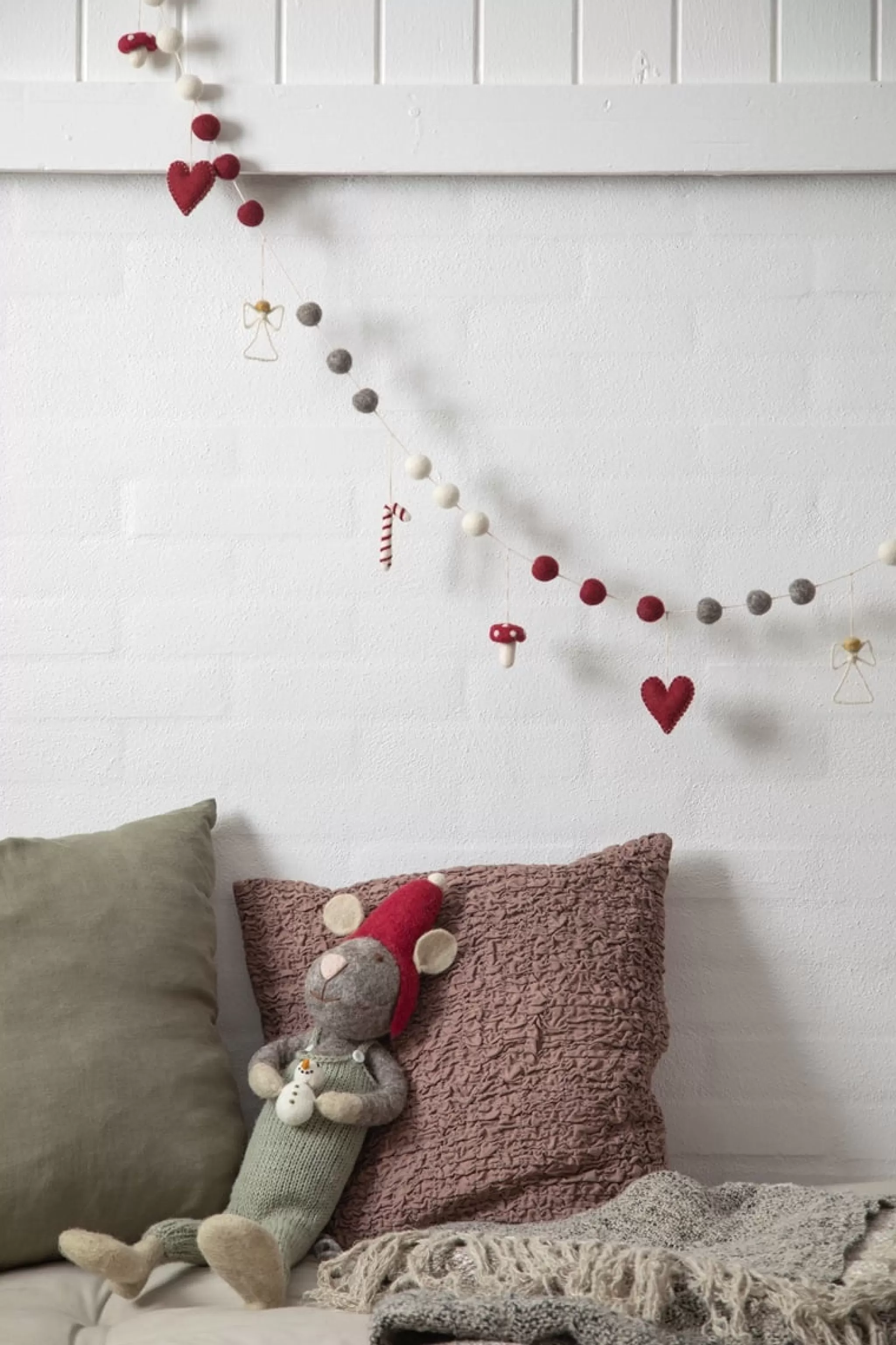 En Gry & Sif Felt Garland - Christmas Parade